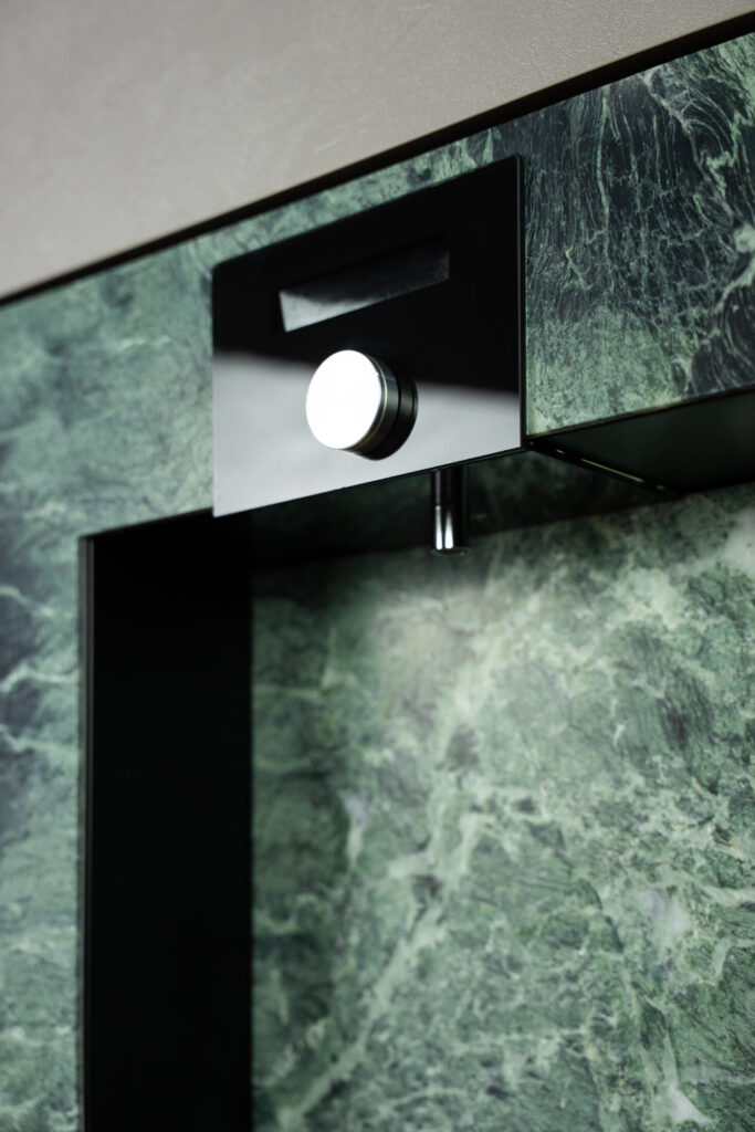 Cristalique-11 Cristalique Eterna svg+xml;charset=utf