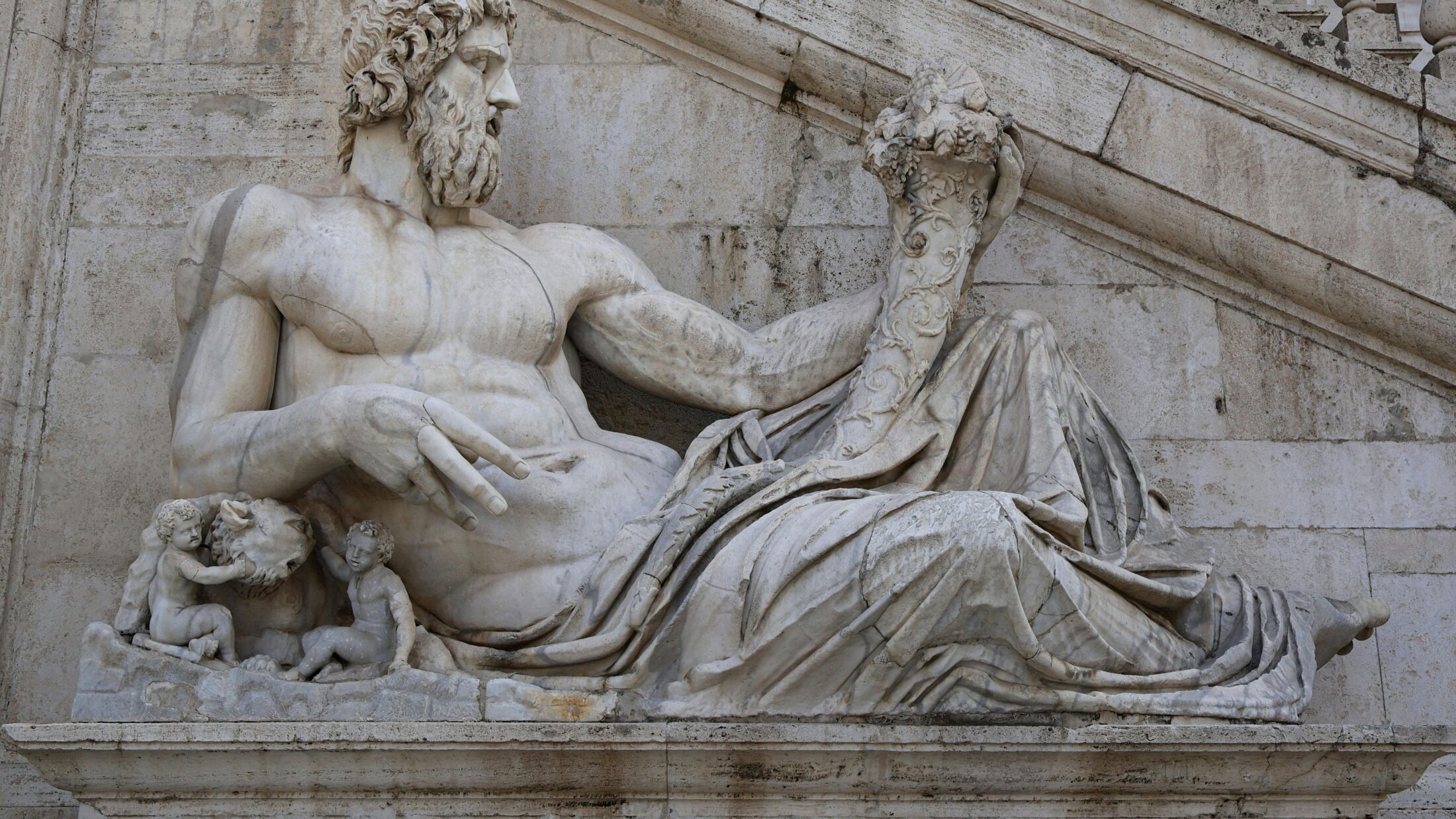Italian marble: from millennia-old statues to luxury water dispensers