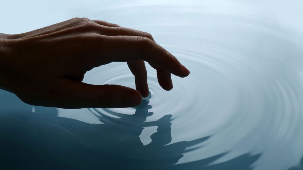 cristalique erogatore d’acqua design lusso esperienza arredo interni di pregio
