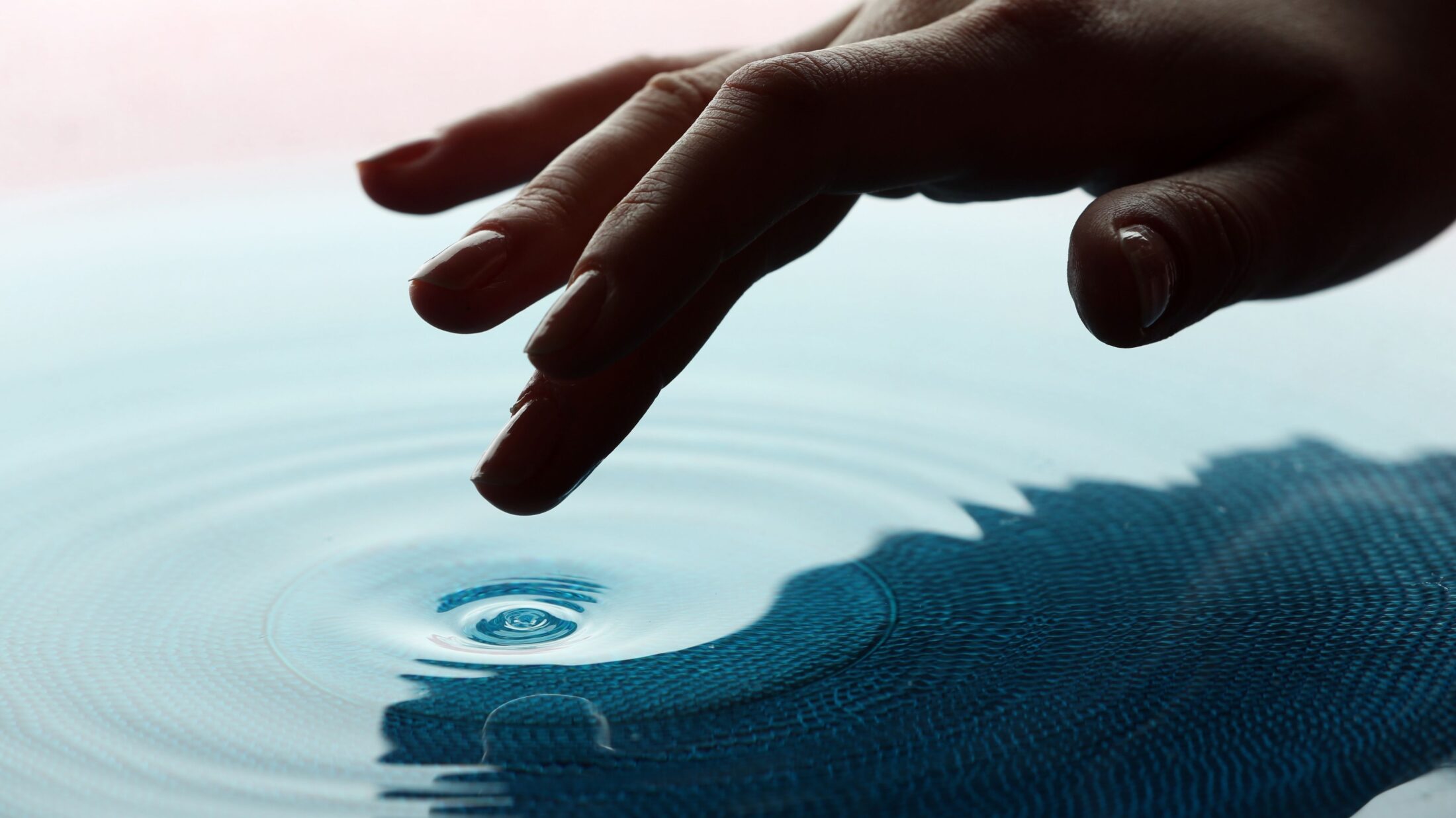 Oltre la funzionalità: l’acqua diventa esperienza sensoriale con Cristalique